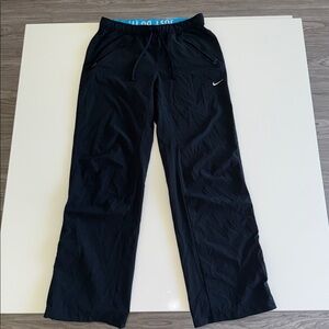 Nike Dri-FIT Black Athletic flare Wear Size M